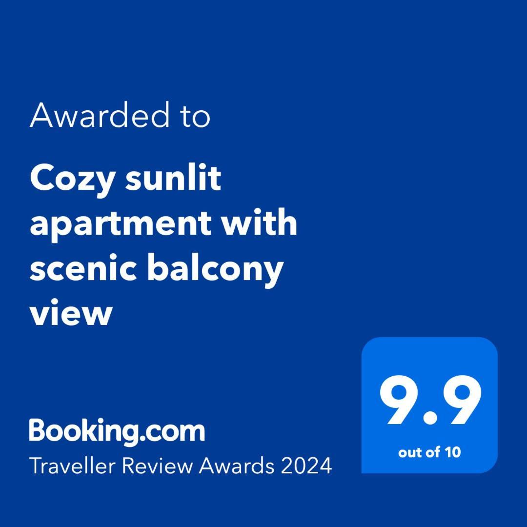 Cozy Sunlit Apartment With Scenic Balcony View 티라나 외부 사진